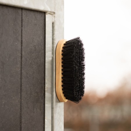 Cepillo Caballo Madera Magnético QHP Marrón | Salud e higiene para caballos