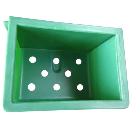 Comedero Caballo Para Forraje Con Rejilla 70L | Cuadras para caballos 2