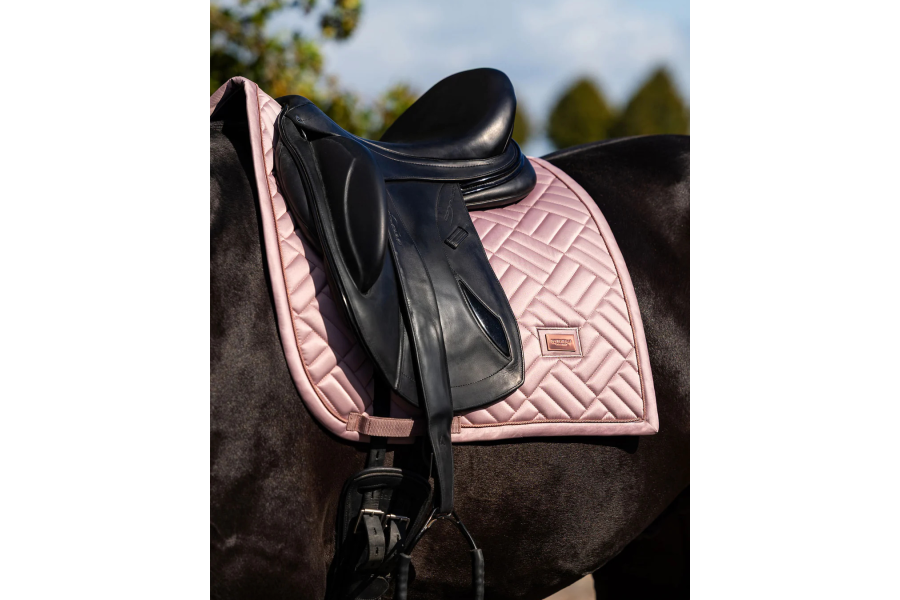 Suadadero Doma Equestrian Stockholm Modern Midsummer Blush