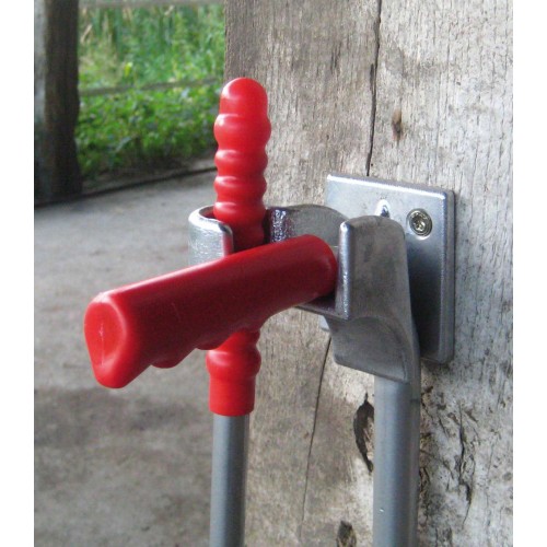 Soporte Pared Recogedor Y Rastrillo | Equestrian. Calvet Animals i Plantes.