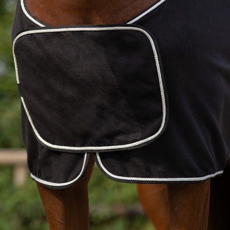 Manta Cavall Polar QHP Ornament Negra/Plata |Cavall i Genet a Equestrian