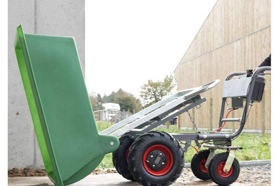 Carretilla Basculante Eléctrica Con Batería 300L | Equestrian. Calvet